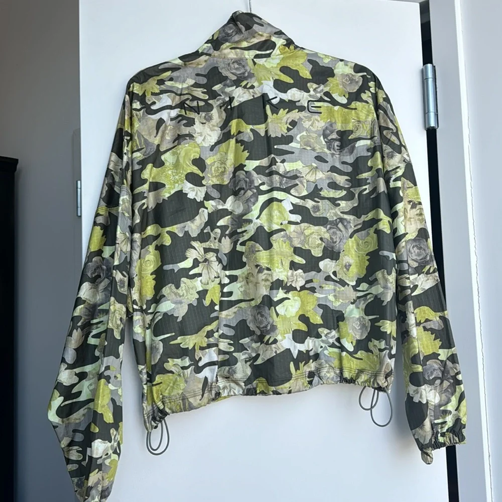 Nike Jacket - Picture 4 of 6